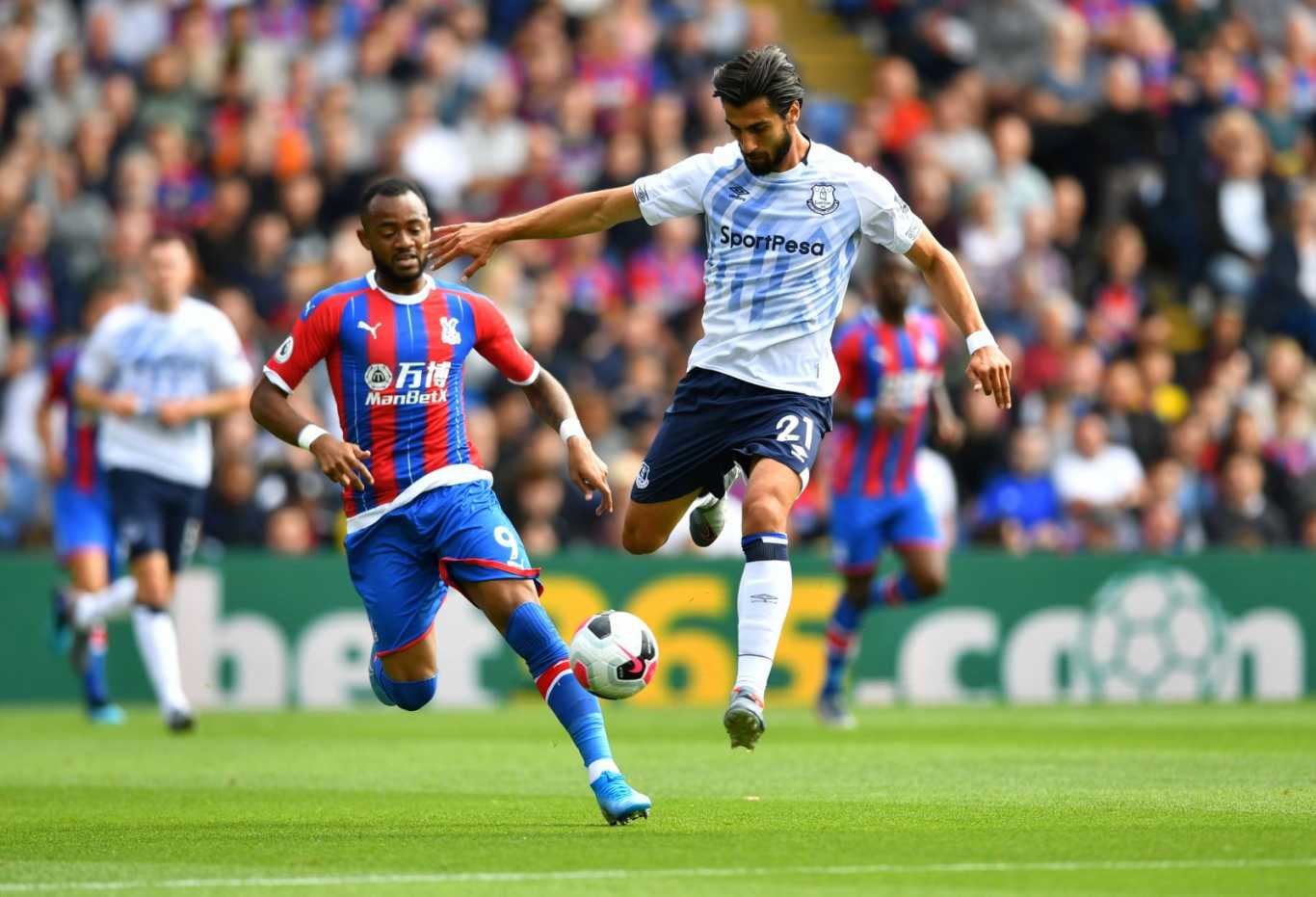 Quando a janela de transferências da Premier League abrirá e fechará em 2017?